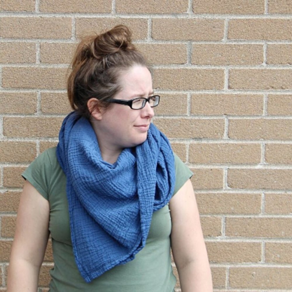Laora Organic scarf in blueberry
